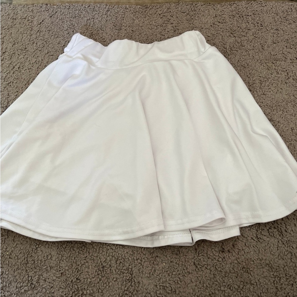 White ruffles golf/bowling/tennis skort size small